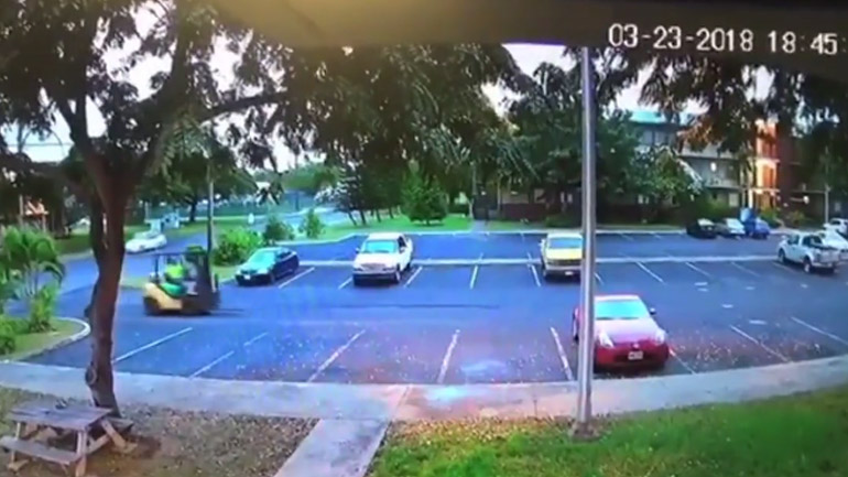 Το πήρε με το κλαρκ και έφυγε!